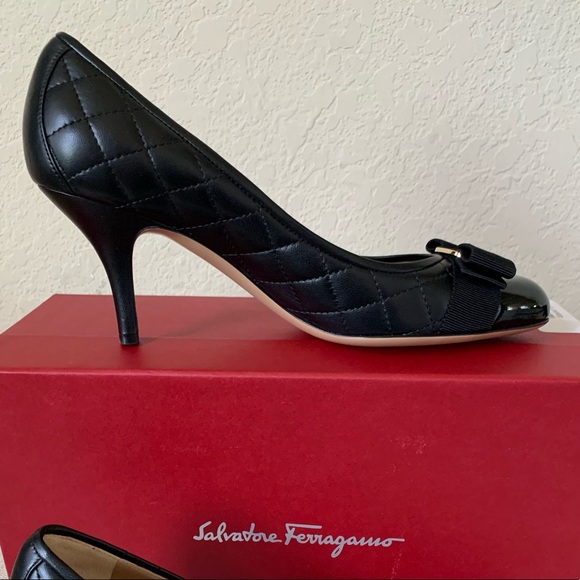 ♥️SOLD♥️ Salvatore Ferragamo Carla Q patent pumps - Picture 6 of 12
